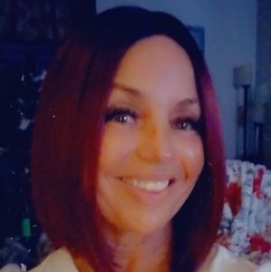 Meet your Posher, Monique